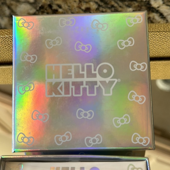 NWT Hello Kitty Earrings Set - Picture 7 of 10